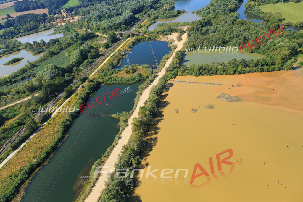 Luftbild von Trieb-baggersee Lichtenfels - Luftaufnahme wurde 2016 von https://frankenair.de mittels Flugzeug (keine Drohne) erstellt - die Geschenkidee