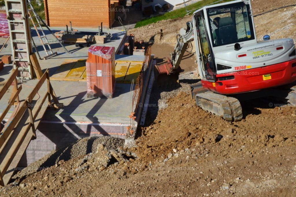 bib-lg02-erdarbeiten-0184 | Nach LV-Leistungsgruppen sortierte Detailfotos über den Bau eines Hauses. Alle Hausbau-Bilder direkt vom Urheber und Autor der Website Haus-Selber-Bauen.com