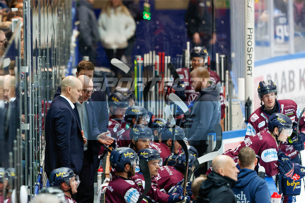 Eishockey | Iserlohns Bank - © Sportfoto-Sale (Jan Brüggemann) - Realisiert mit Pictrs.com