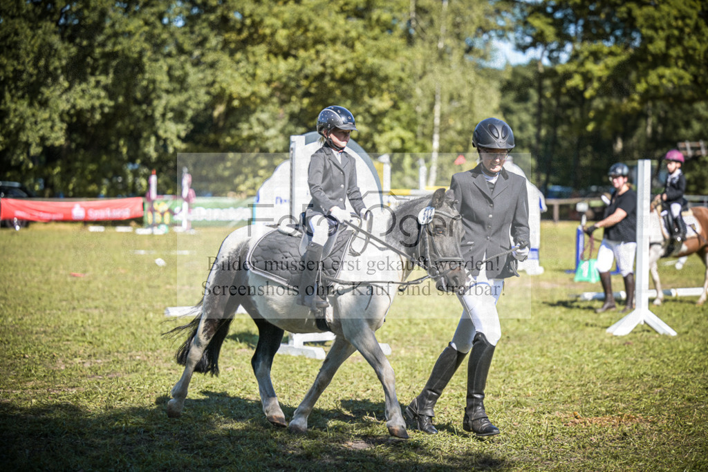 DOS_0147 | Entdecke hochwertige Reitturnierfotos von Foto Oger. Professionell, emotional und authentisch – jetzt Lieblingsmomente im Shop bestellen.Deutschlandweite Turnierfotografie. - Realisiert mit Pictrs.com