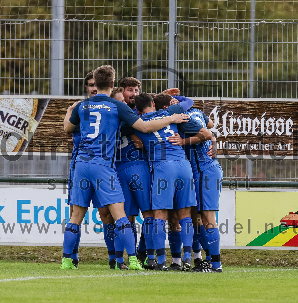 2023-11-04_029_FC_Langengeisling_gegen_VfL_Waldkraiburg | Erding, Deutschland, 04.11.2023:
Fußball, Bezirksliga Oberbayern Ost 2023 / 2024, 16. Spieltag, FC Langengeisling gegen VfL Waldkraiburg, Endergebnis: 2:0

Foto: Christian Riedel / fotografie-riedel.net