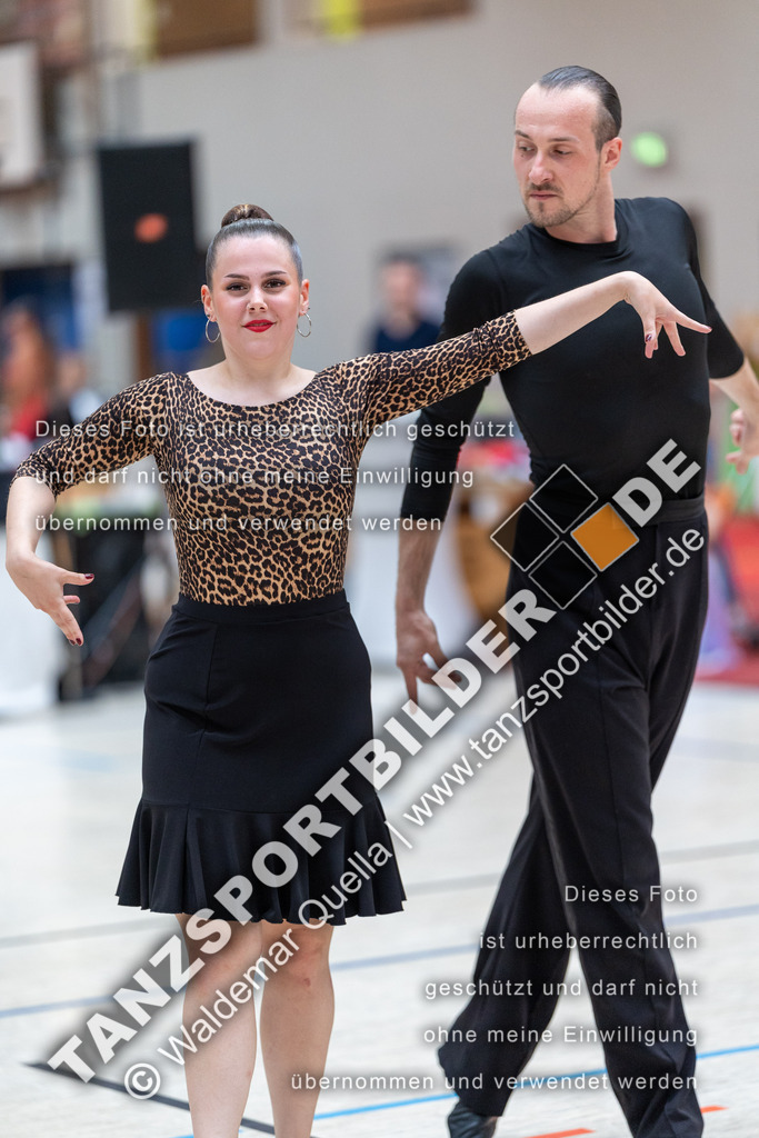 20240810-01154 | Hier finden Sie Tanz Bilder vom Latein und Standard Formationen tanzen. Sportbilder vom Tanzsport. Schöne Fotos und von Weltmeisterschaft, Europameisterschaft, Bundesliga, Regionalliga, Oberliga und Landesliga sowie von GOC Stuttgart, DanceComp, WM Bremen