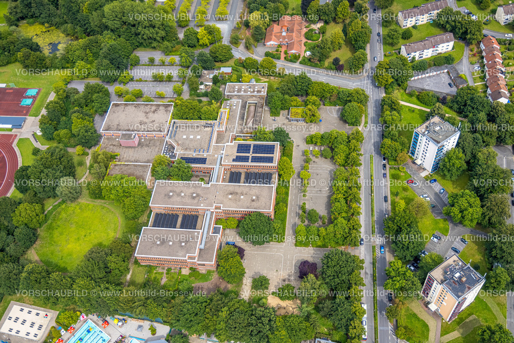 Soest240712432 | Luftbild, Schulzentrum mit Georg Grundschule und Conrad-von-Soest-Gymnasium, ConvoS Sporthallen, Soest, Soester Börde, Nordrhein-Westfalen, Deutschland