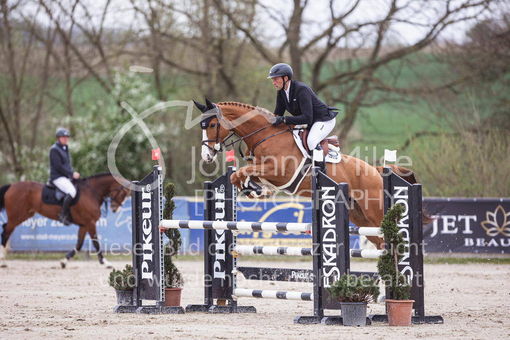 250417_Springpferde-L2-320 | Deine schönsten Turniermomente als professionelle Fotos! Entdecke hochwertige Pferdesport-Fotografie im Online-Shop. Jetzt Fotos finden & bestellen!