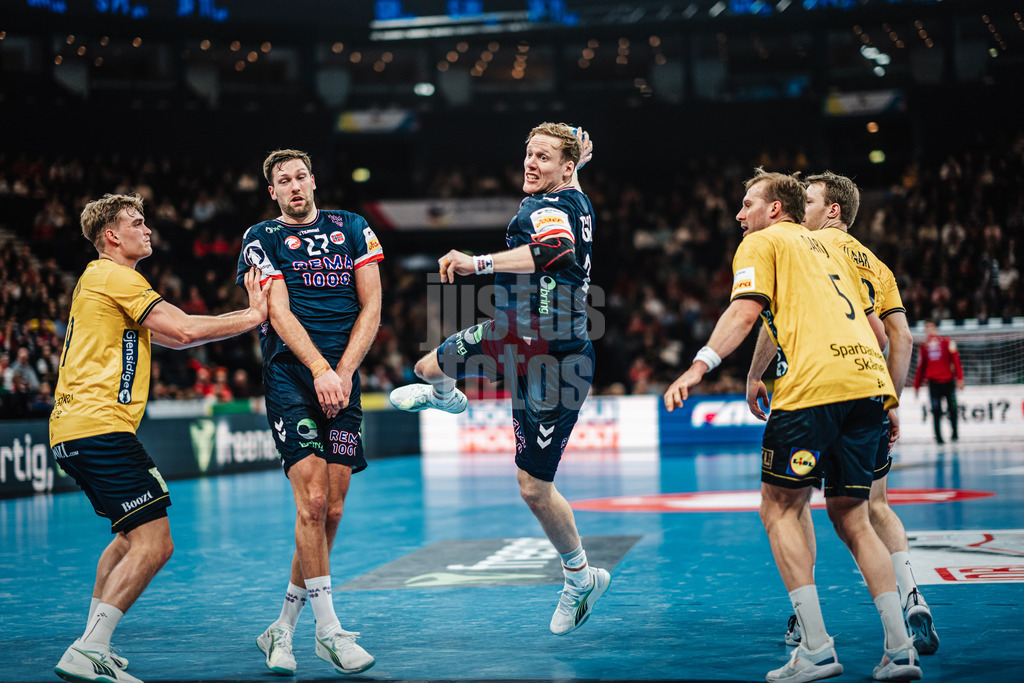 Handball | Herren | EHF EURO 2024 | European Championshop Men 2024 Final Tournament | Norwegen vs. Schweden | 23.01.2024 | Magnus Gullerud (#21, Norwegen, NOR) beim Wurf