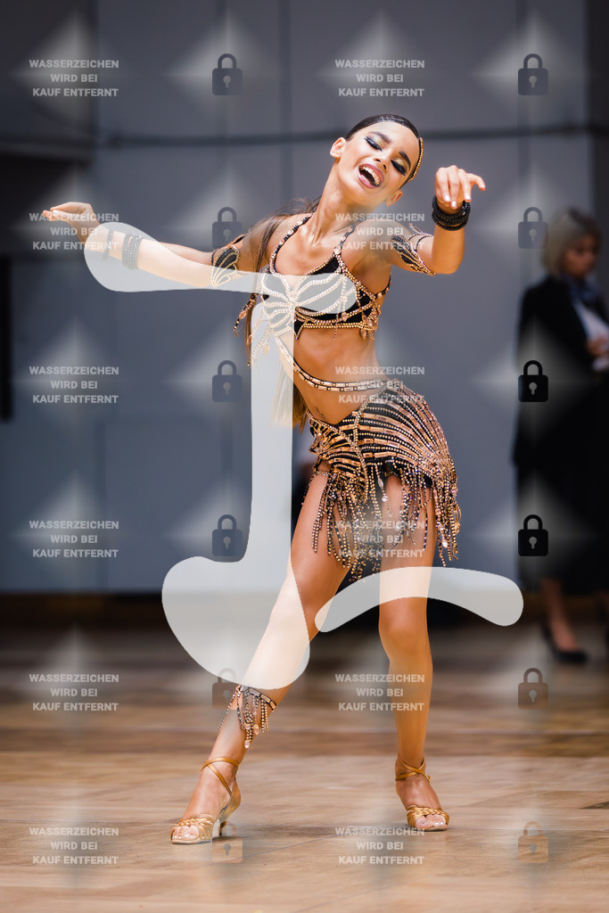 GOC 2025 - WDSF Solo Junior II Latin Female - 2025-08-21-7748 | Webshop for digital downloads and prints of dance sport, event & show photographer Julian Link - Realisiert mit Pictrs.com