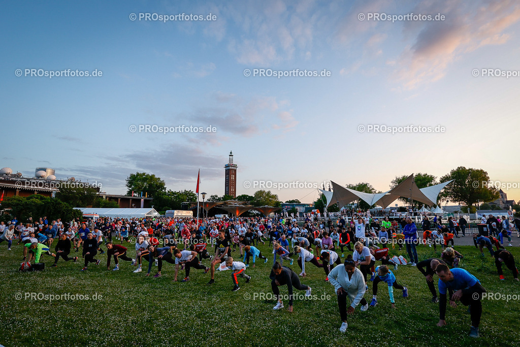 20. OBI Nachtlauf des ASV Koeln, 17.05.2023 | Koeln, 17.05.2023: Impressionen vom 20. OBI Nachtlauf des ASV Koeln rund um den Tanzbrunnen. Foto: Beautiful Sports Pressefotoagentur (www.beautiful-sports.com)
