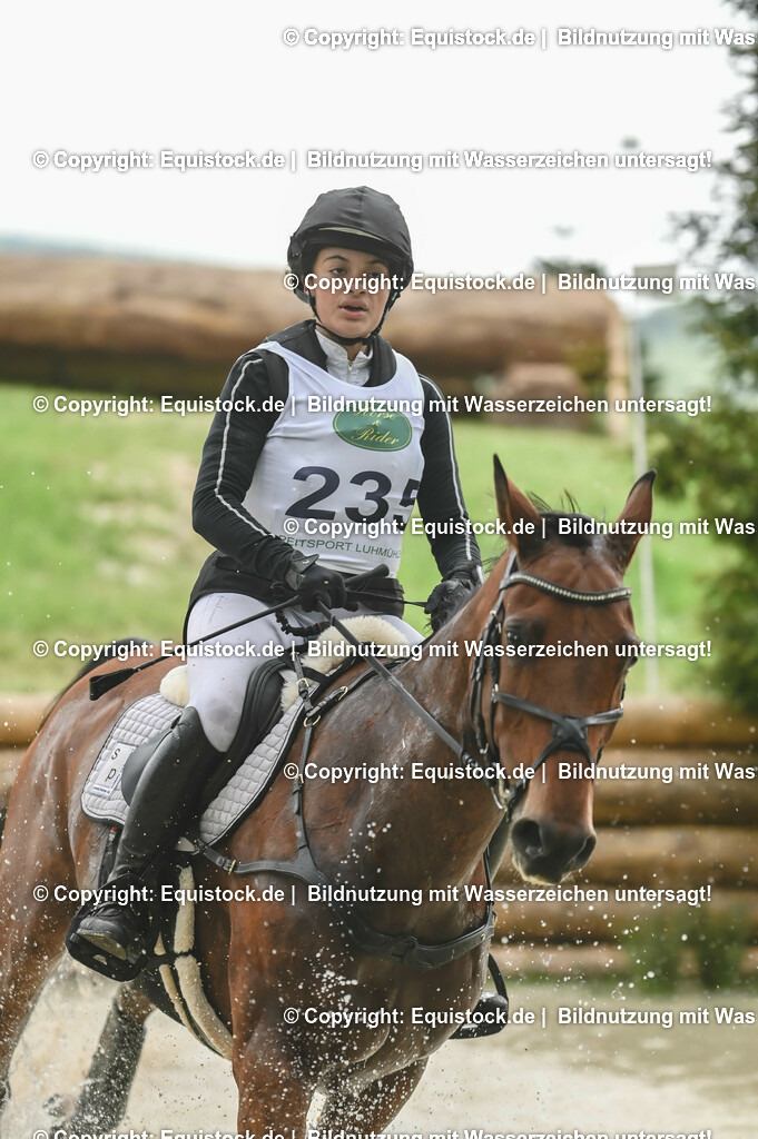 20230513_CCI2_Section2_Gelände_0588 | equistock