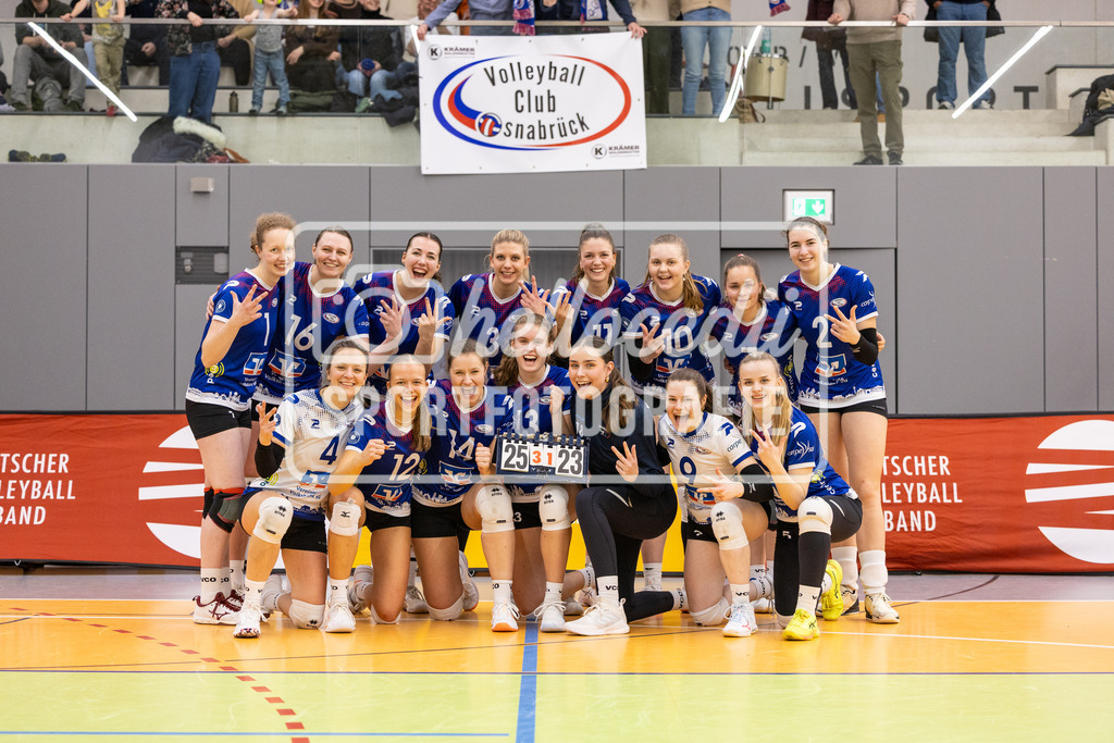 Volleyball I Frauen I Saison 2025-2026 I 2. Bundesliga Nord I 15. Spieltag I VCO Münster - VC Osnabrück I 25.01.2026-117 | Rebecca Land (1, VC Osnabrück) Jolina Tönsing (16, VC Osnabrück) Julia Bartholomaeus (4, VC Osnabrück) Maya Sendner (8, VC Osnabrück) Lisa Lammers (3, VC Osnabrück) Lotta Lorenz (12, VC Osnabrück) Maria Koop (14, VC Osnabrück) Lea Koopmann (13, VC Osnabrück) Lisanne Masselink (11, VC Osnabrück) Karlotta Bergmann (18, VC Osnabrück) Mailin Kreymborg (10, VC Osnabrück) Dina Dell (9, VC Osnabrück) Agatha Janzen (5, VC Osnabrück) Merit Dresing (7, VC Osnabrück) Maja Henrike Lange (2, VC Osnabrück) - Realisiert mit Pictrs.com