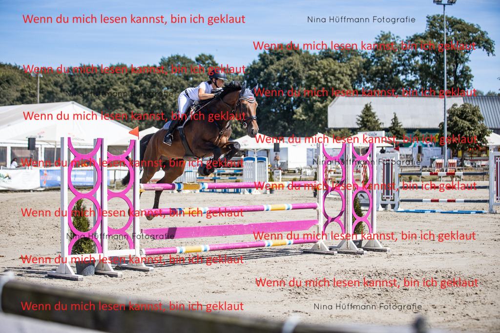 BK1A6761 | Turnierbilder Turnierfotos Nina Hüffmann Turnierfotografie Pferdefotografie Tierzeichnung Haustierzeichnung Pferdezeichnung Hundezeichnung Videograf  - Realisiert mit Pictrs.com
