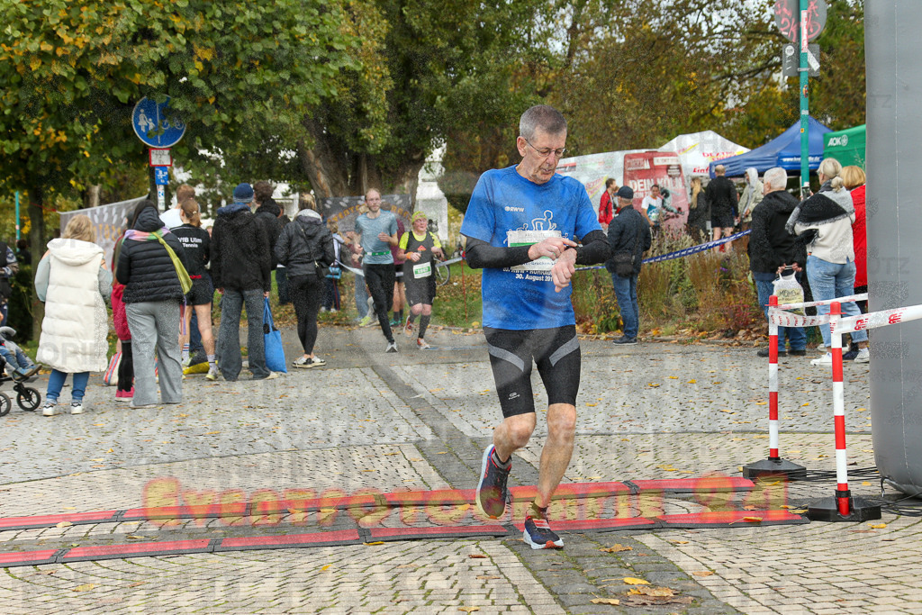 241020_1118_EX1_1873 | Sportfotografie im Rhein-Sieg Kreis, Köln, Bonn, NRW, Rheinland Pfalz, Hessen, etc. Unser Tätigkeitsfeld umfasst den Laufsport vom Volkslauf über den Marathon, Duathlon, Triathon bis zum Ultralauf wie Kölnpfad Ultra oder Schindertrail.