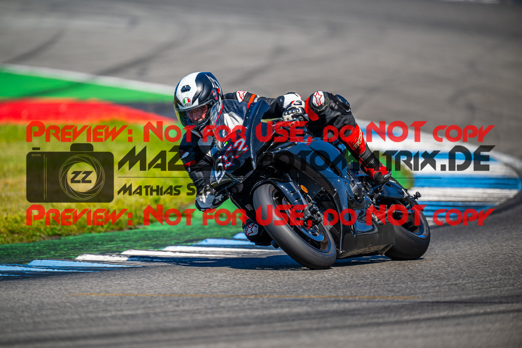 MaZZes_FotoMatrix_240520_6007705_7891 | ROT