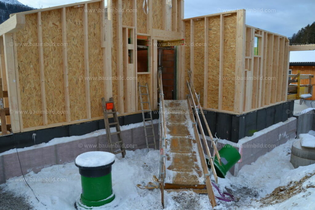 bib-lg09-holzbau-0111 | Nach LV-Leistungsgruppen sortierte Detailfotos über den Bau eines Hauses. Alle Hausbau-Bilder direkt vom Urheber und Autor der Website Haus-Selber-Bauen.com