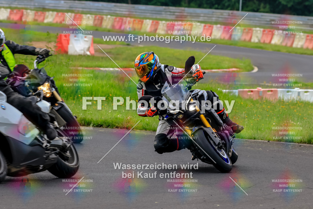VBK-6513 | Hier findet Ihr Bilder von Touristenfahrten auf der Nürburgring Nordschleife oder von anderen Veranstaltungen die ich besucht habe. Viel Spass beim Durch Schauen 