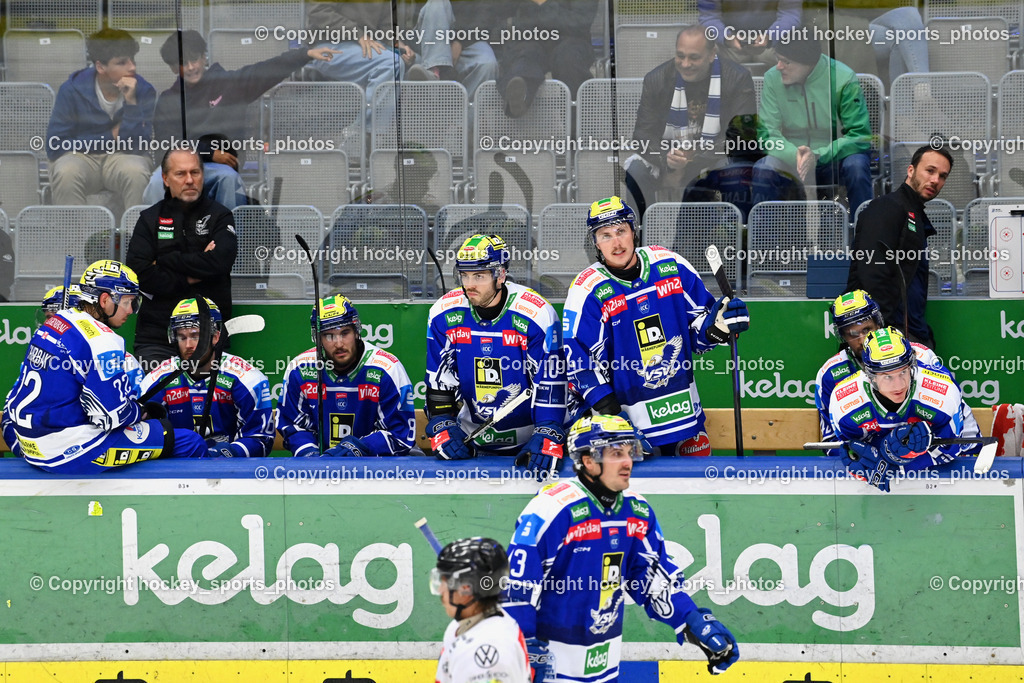 EC IDM Wärmepumpen VSV vs. Pioneers Vorarlberg | Spielerbank EC VSV, Tray Tuomie Headcoach EC VSV, Marco Pewal Assistant Coach EC VSV, EC IDM Wärmepumpen VSV vs. Pioneers Vorarlberg, EC IDM WÄRMEPUMPEN VSV vs. Pioneers Vorarlberg am 03.10.2025 in Villach (Stadthalle Villach), Austria, (Photo by Bernd Stefan)