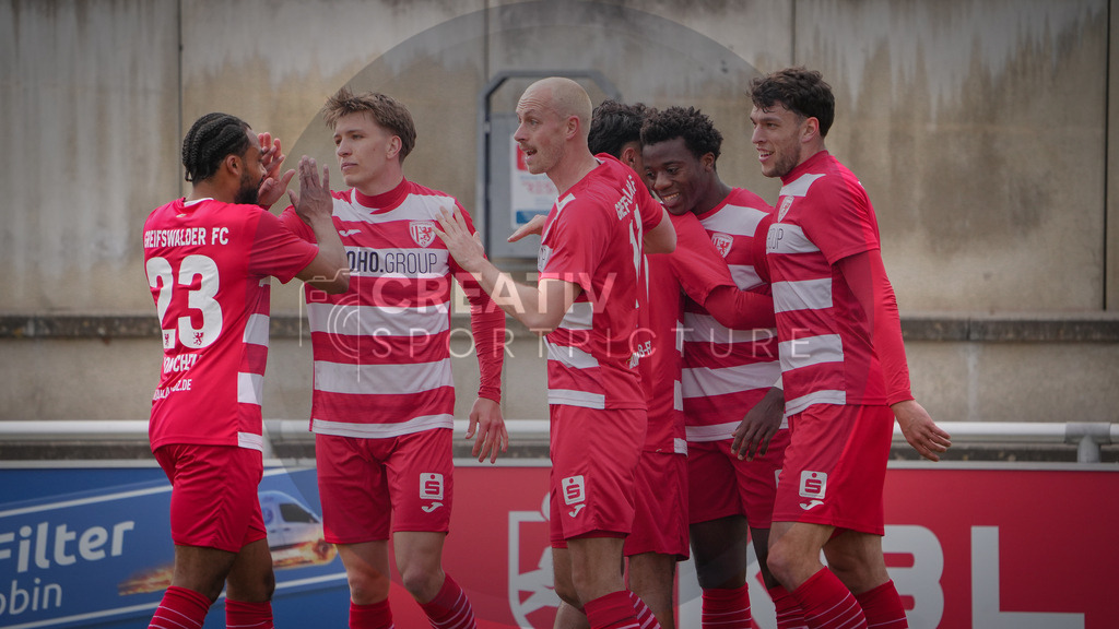 Fußball, Herren, Saison 2025/2026, Regionalliga Nordost, 26. Spieltag, FSV 63 Luckenwalde vs. Greifswalder FC, Samstag 14.03.2026, Werner-Seelenbinder-Stadion Luckenwalde, | Fußball, Herren, Saison 2025/2026, Regionalliga Nordost, 26. Spieltag, FSV 63 Luckenwalde vs. Greifswalder FC, Samstag 14.03.2026, Werner-Seelenbinder-Stadion Luckenwalde, Im Bild: Jubel beim Greifswalder FC nach dem Führungstreffer. - Realisiert mit Pictrs.com