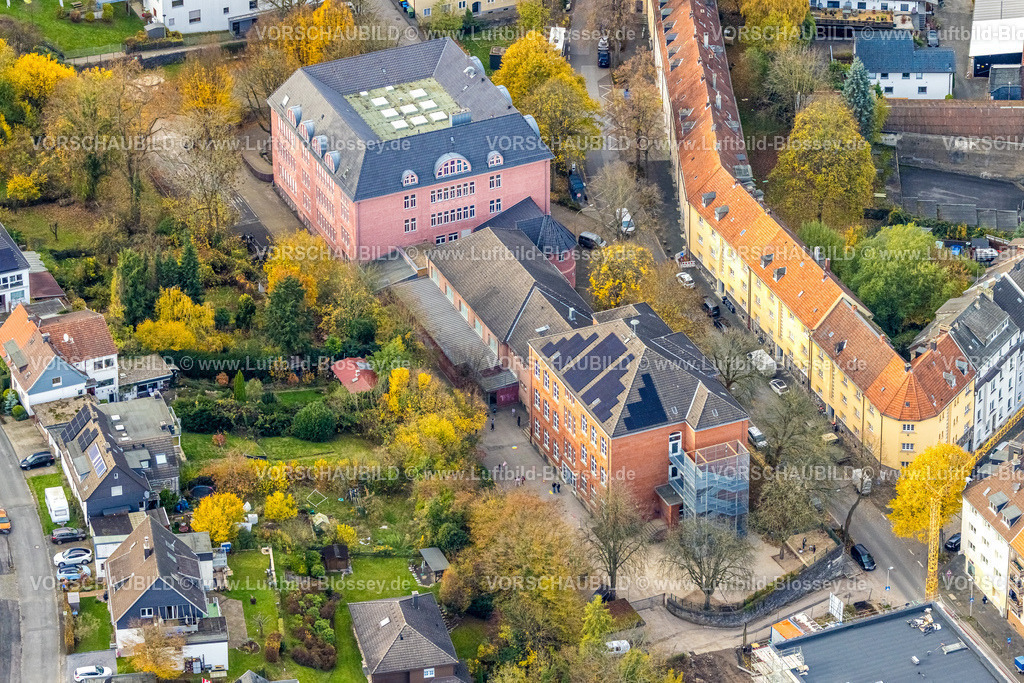 Hagen251102367 | Luftbild, Gustav-Heinemann-Schule, rosafarbenes Gebäude, herbstliche Bäume, Eilpe, Hagen, Ruhrgebiet, Nordrhein-Westfalen, Deutschland