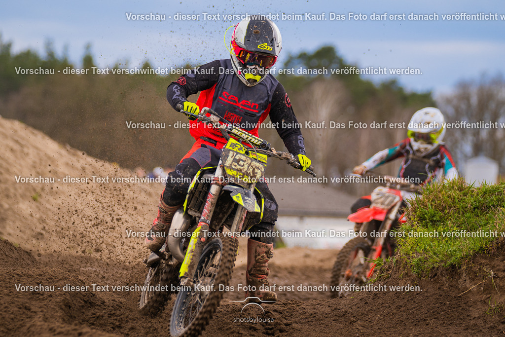 04_13_Bensdorf_85-3401 | Sportfotografin aus Berlin-Brandenburg mit Fokus auf Motocross. Ich halte deine sportliche Leistung und echte Emotionen auf und neben der Strecke professionell fest. Entdecke die Fotos von deinem Rennen und bestelle sie direkt hier im Shop.