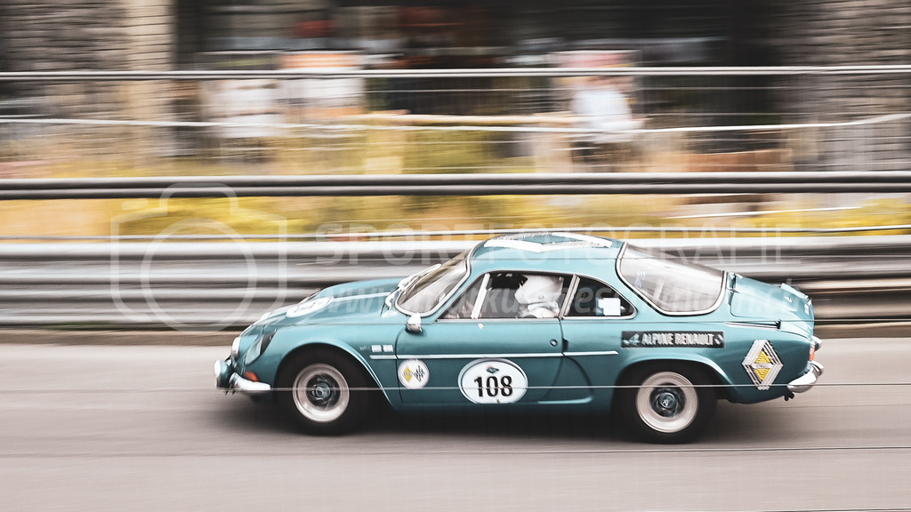 19. Arosa ClassicCar 2023 - 1. September 2023 | 19. Arosa ClassicCar 2023
Arosa, Schweiz
Eugster Michael aus Langwies mit der Startnummer 108 in einem Renault Alpin A110 1600SC, Jahrgang 1974, in der Klasse Alpine Performance.
@arosaclassiccar, @arosa.official, #arosaclassiccar, #arosa, #76curves, #classiccar
Bild: Sportfotografie Markus Aeschimann | www.markus-aeschimann.ch - Realisiert mit Pictrs.com