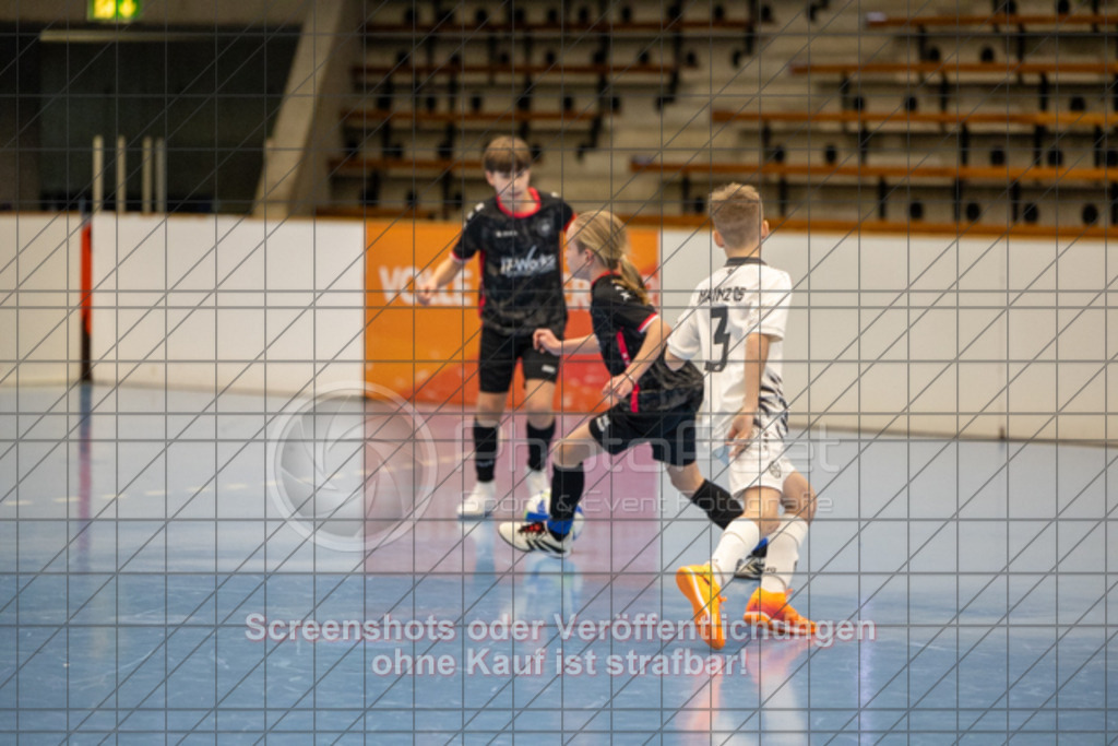 20260105_113220_0964 | 1.Göppinger SV (schwarz) vs. FSV Mainz 05GSV Masters - Fahrschule Traffic Cup in der EWS-Arena, Nördliche Ringstraße 87, 73033 Göppingen - 05.01.2026Foto: PhotoPeet-Sportfotografie/Peter Harich