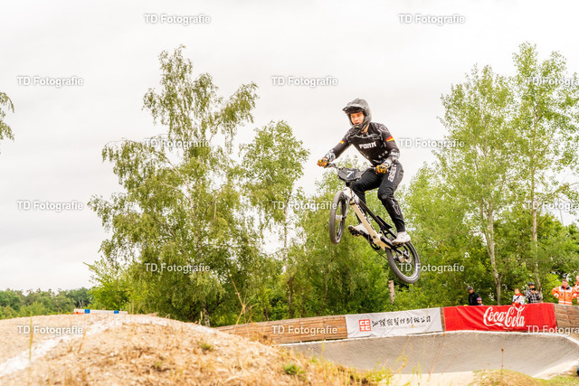 BayBMX2026-04969 | Fotogalerie von Thomas Dettweiler mit Eventbildern und lizenzfreien Fotos. Perfekt als Wandbild, für Büro, Website oder private Nutzung. - Realisiert mit Pictrs.com