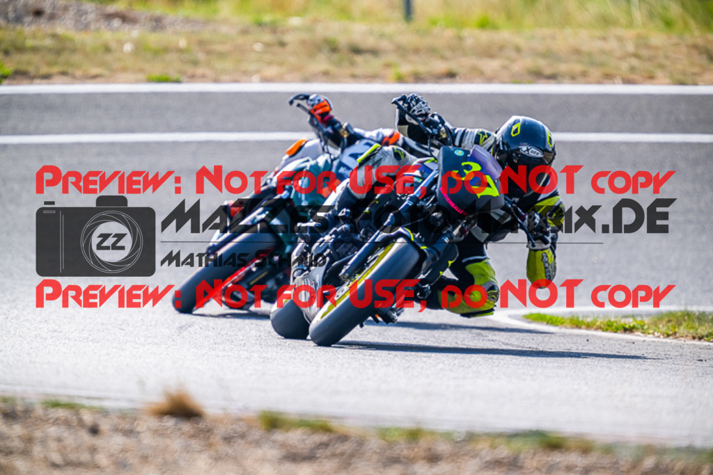 MaZZes_FotoMatrix_220722_9291 | TWIN