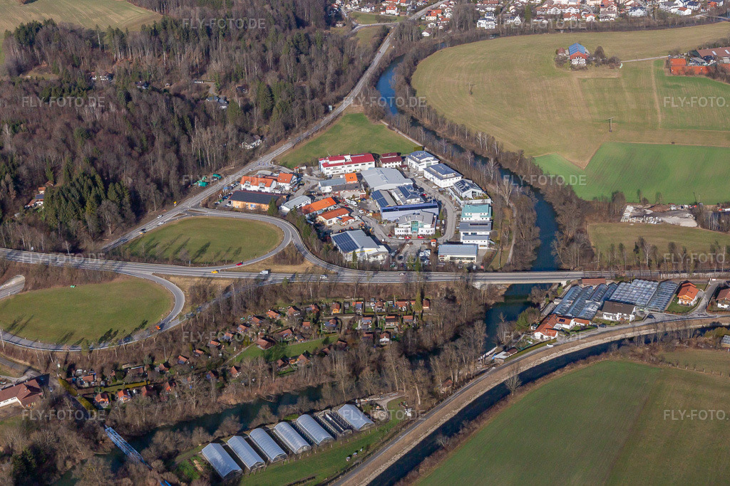 Luftbild: Industriegebiet an der Loisach in Wolfratshausen im Bundesland Bayern in Deutschland. Foto: IMG_139498.jpg vom 27.12.2023 durch Werner Riehm/FLY-FOTO.de