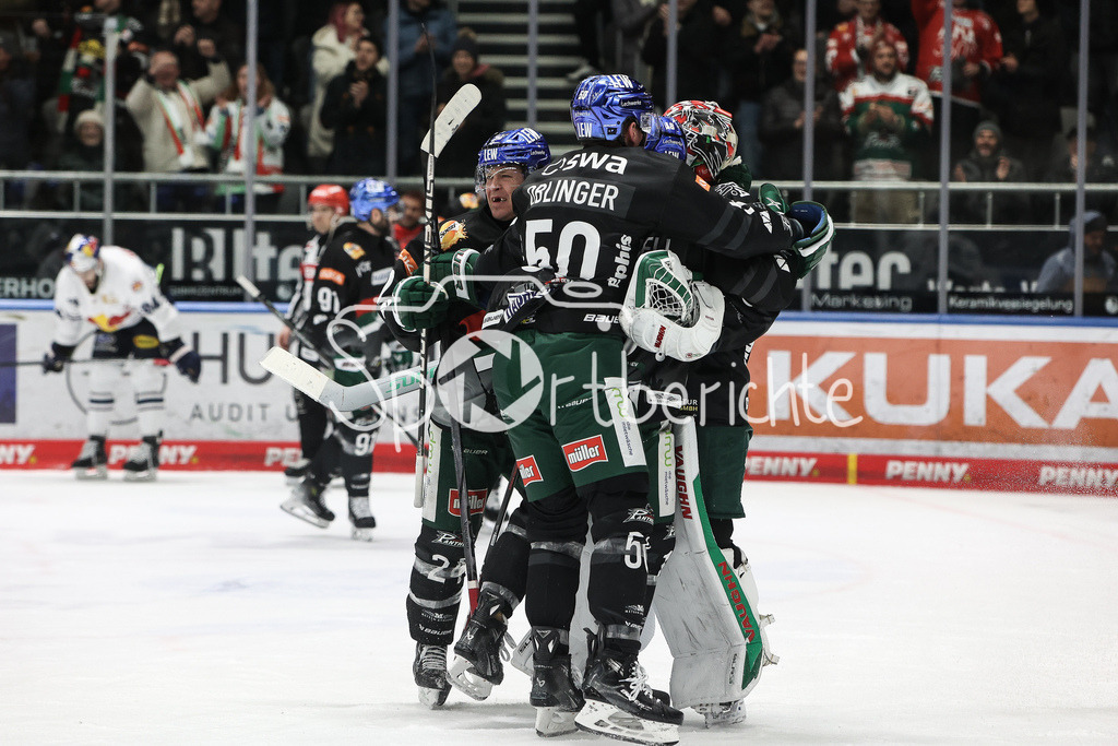 Augsburger Panther - EHC RB München | Grenzenloser Jubel der Panther nach dem Sieg gegen Muenchen