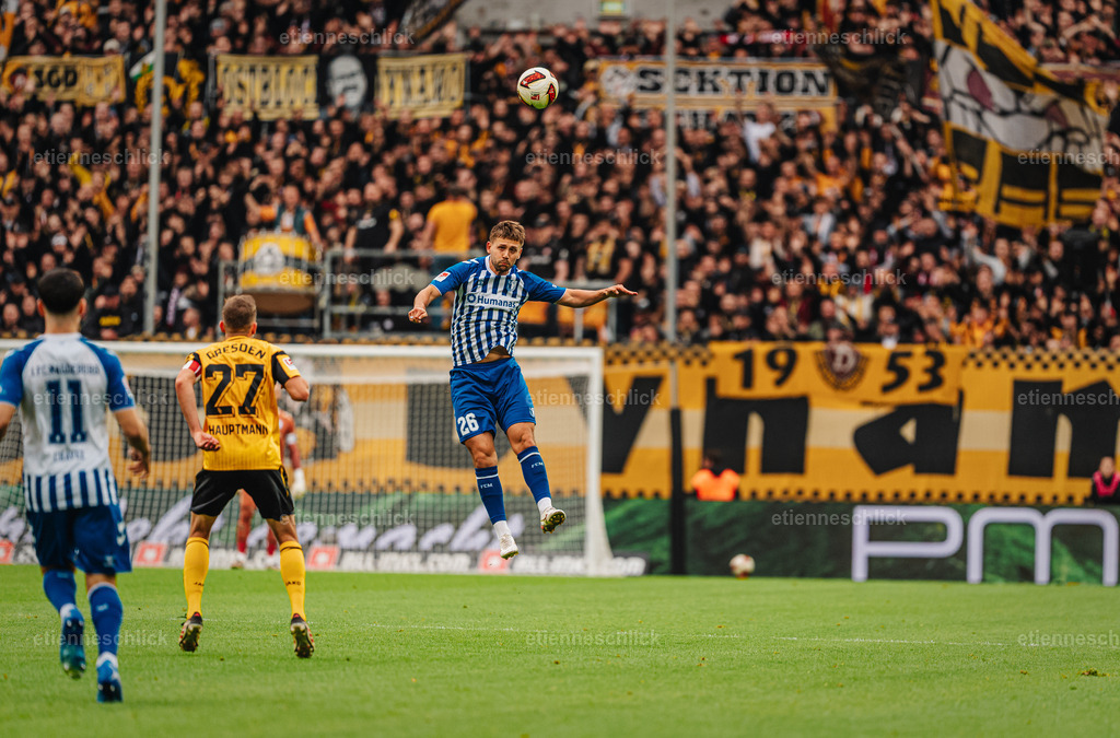 Dresdner SC - Allianz MTV Stuttgart, DEKRA 1. Bundesliga Frauen, Volleyball | Im Bild: Kopfball Torben Müsel (26, 1. FC Magdeburg)18.10.2026, SG Dynamo Dresden - 1. FC Magdeburg, 2. BUNDESLIGA - 8. SPIELTAG, Fußball, Deutschland, Dresden, Rudolf-Harbig-Stadion