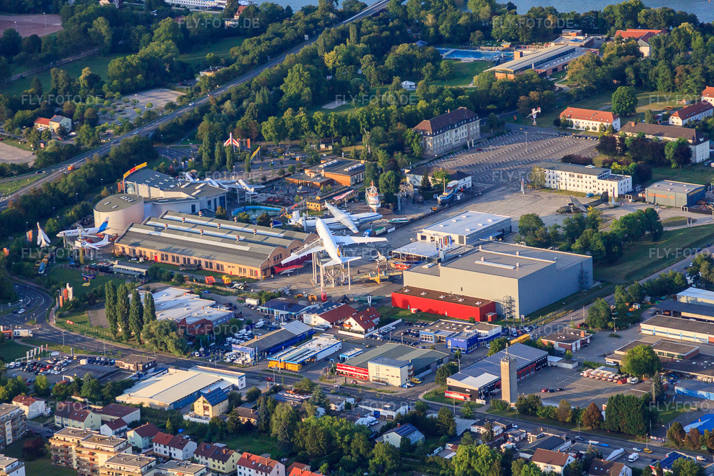 Luftbild: Technik Museum Speyer in Speyer im Bundesland Rheinland-Pfalz in Deutschland. – Foto: IMG_51548.jpg vom 08.08.2012 durch Werner Riehm/FLY-FOTO.de – Auflösung des Originals: 4752 x 3168 px – Technik Museum Speyer