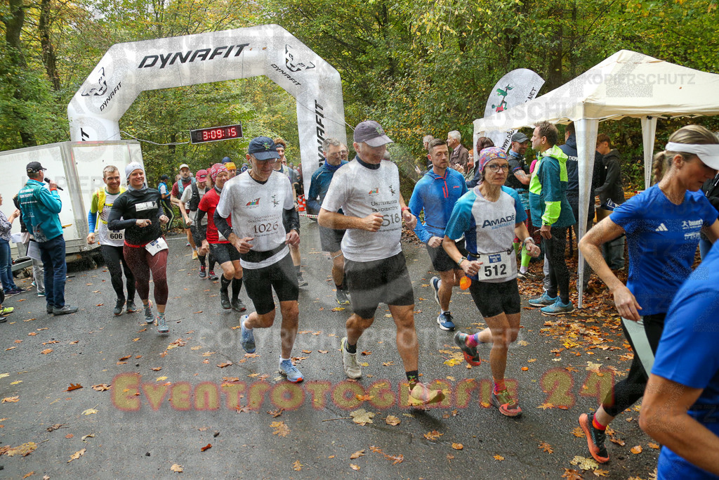 241027_1009_EX1_3633 | Sportfotografie im Rhein-Sieg Kreis, Köln, Bonn, NRW, Rheinland Pfalz, Hessen, etc. Unser Tätigkeitsfeld umfasst den Laufsport vom Volkslauf über den Marathon, Duathlon, Triathon bis zum Ultralauf wie Kölnpfad Ultra oder Schindertrail.