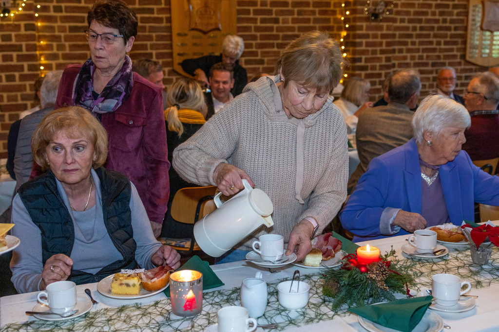 top-top.de 241127-025 | Foto, Video, Fotografie, Videografie, Fotobox, DJ, Discjockey, Musik, Musikbox, Veranstaltung, Photobooth, Amazon, Ebay, Buchtipp, Bestseller, Autor, Verlag, Buch, Wesel, Hamminkeln, NRW, Dinslaken, Rees, Drohne, Hochzeit, Party, Fotobox, Wesel, Fotograf