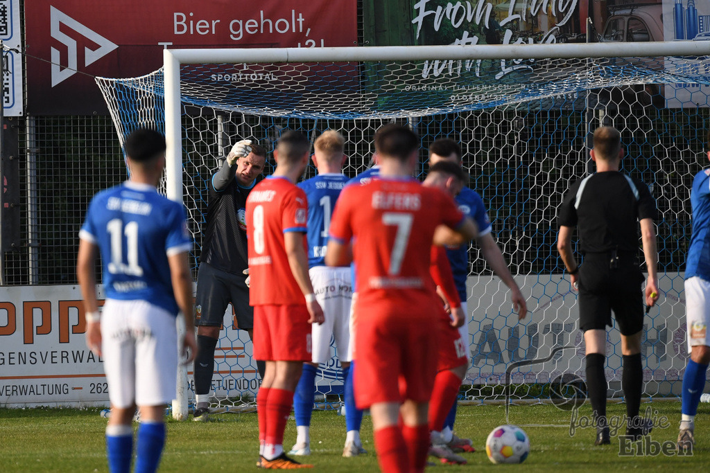 SSV Jeddeloh-SV Drochtersen/Assel | Herren Regionalliga; SSV Jeddeloh (blau)-SV Drochtersen/Assel (rot) am 30.04.2024; in Jeddeloh (53-Acht Arena), Photo: Philip Eiben 2024 - Realisiert mit Pictrs.com