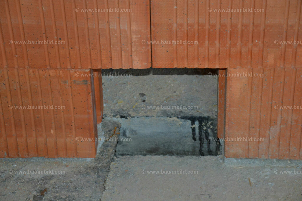 bib-lg07-mauerarbeiten-0192 | Nach LV-Leistungsgruppen sortierte Detailfotos über den Bau eines Hauses. Alle Hausbau-Bilder direkt vom Urheber und Autor der Website Haus-Selber-Bauen.com