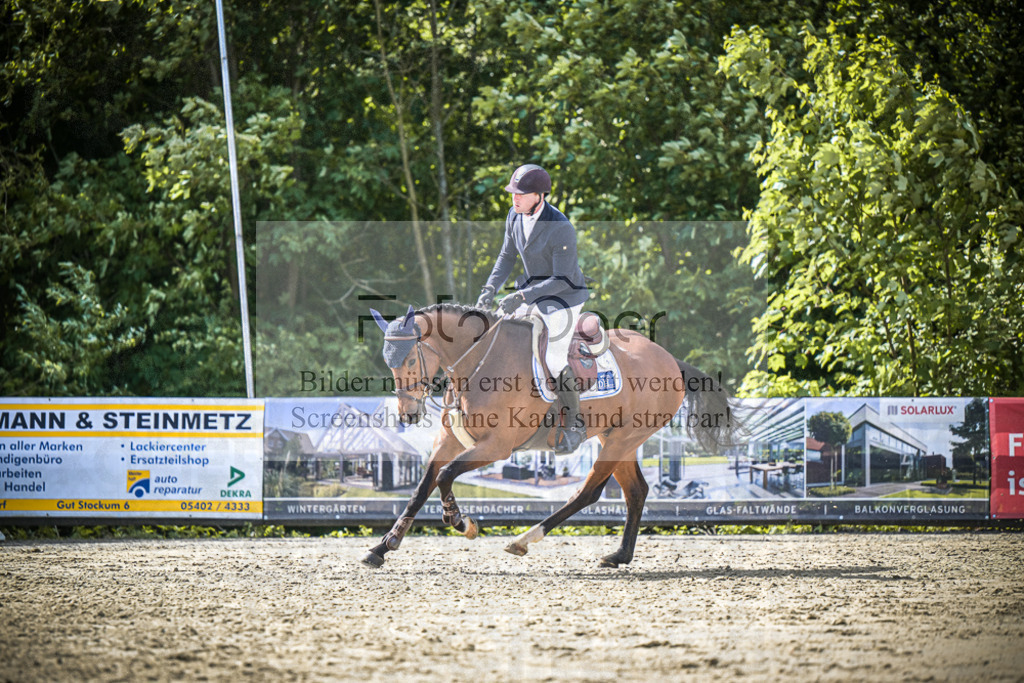 DOS_9647 | Entdecke hochwertige Reitturnierfotos von Foto Oger. Professionell, emotional und authentisch – jetzt Lieblingsmomente im Shop bestellen.Deutschlandweite Turnierfotografie. - Realisiert mit Pictrs.com