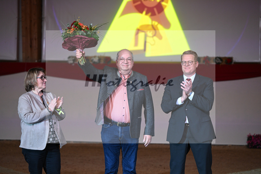 Ehrung Hugo Mathaes_1234626 | hf-fotografie - Realisiert mit Pictrs.com