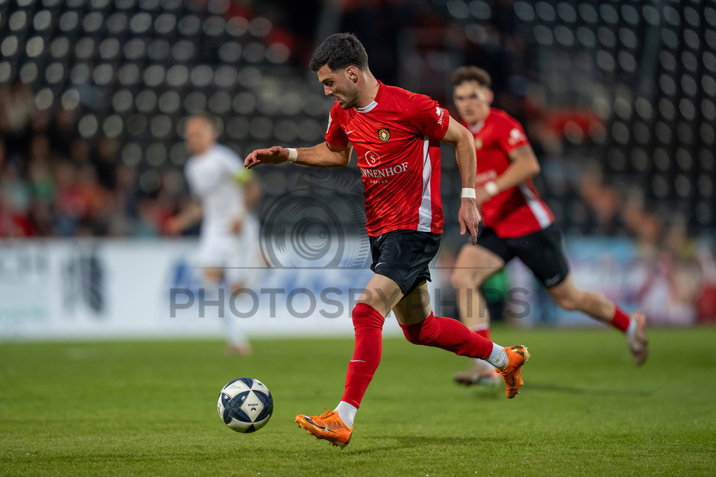 SG Sonnenhof Großaspach vs. SGV Freiberg, Fussball, Regionalliga Suedwest, 30. Spieltag, 22.04.2026 | Mert Tasdelen (SG Sonnenhof Großaspach, #10),SG Sonnenhof Großaspach vs. SGV Freiberg, Fussball, Regionalliga Suedwest, 30. Spieltag, 22.04.2026