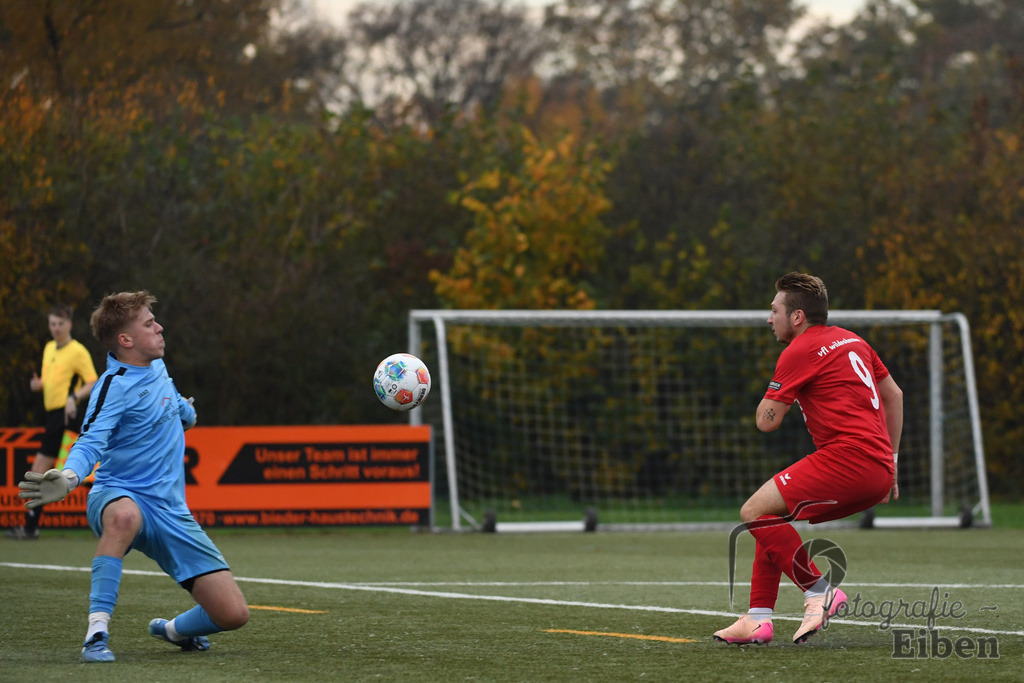 FC Rastede-VfL Wildeshausen | Herren Bezirksliga 2; FC Rastede (blau)-VfL Wildeshausen (rot) am 09.11.2025 in Rastede (Sportanlage Köttersweg), Photo: Philip Eiben 2025 - Realisiert mit Pictrs.com