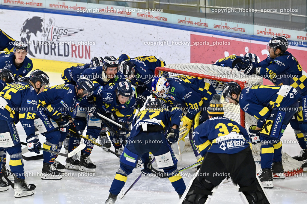 RED BULL HOCKEY JUNIORS vs. EK DIE ZELLER EISBÄREN | EK DIE ZELLER EISBÄREN Mannschaft, RED BULL HOCKEY JUNIORS vs. EK DIE ZELLER EISBÄREN, RED BULL HOCKEY JUNIORS vs. EK DIE ZELLER EISBÄREN am 14.01.2025 in Salzburg (Eisarena Salzburg), Austria, (Photo by Bernd Stefan)