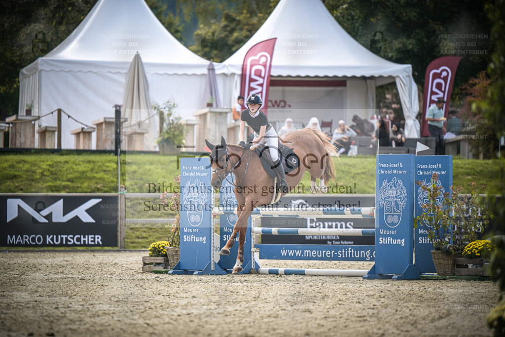 DOS_7295 | Entdecke hochwertige Reitturnierfotos von Foto Oger. Professionell, emotional und authentisch – jetzt Lieblingsmomente im Shop bestellen. - Realisiert mit Pictrs.com