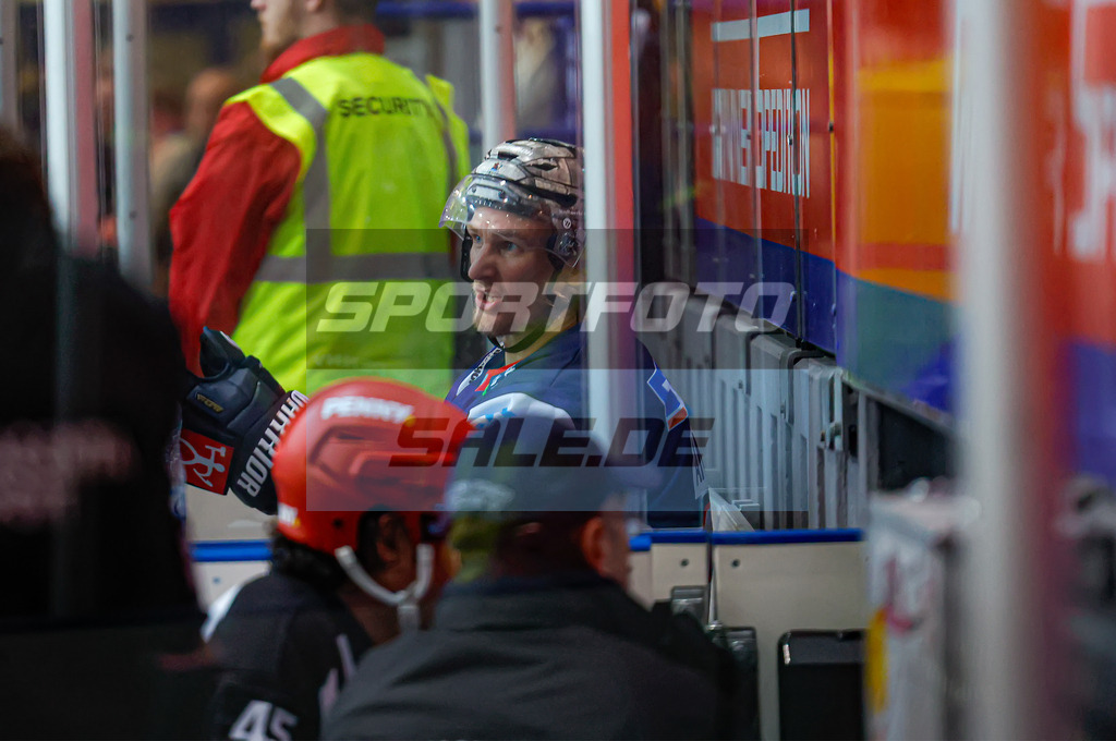 Iserlohn Roosters - Fischtown Pinguins Bremerhaven | Torsten Ankert #81 (Iserlohn Roosters)
DEL: Iserlohn Roosters - Fischtown Pinguins Bremerhaven - Realisiert mit Pictrs.com