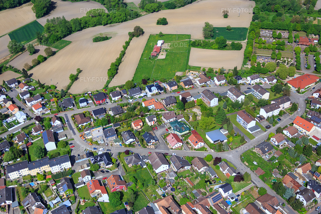 Luftbild: Konrad-Adenauer-Ring in Hagenbach im Bundesland Rheinland-Pfalz in Deutschland. Foto: IMG_078486.jpg vom 08.05.2015 durch Werner Riehm/FLY-FOTO.de
