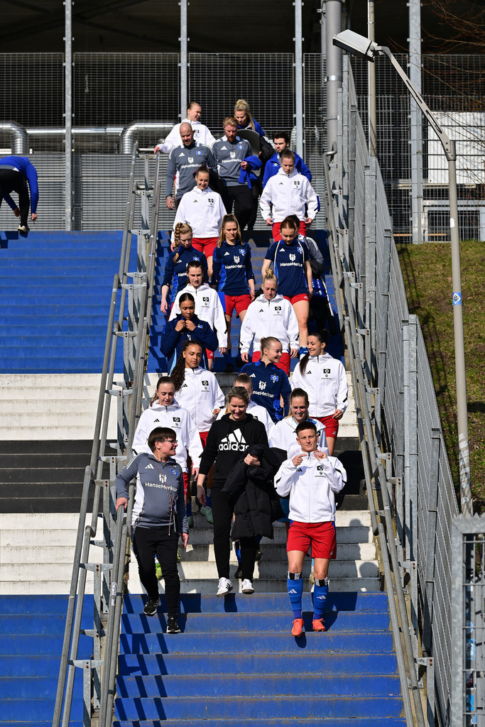 Fußball I Frauen I Saison 2024-2025 I 2. Bundesliga I 17. Spieltag I Hamburger SV - FC Bayern München II | Der Sportfotograf. - Realisiert mit Pictrs.com