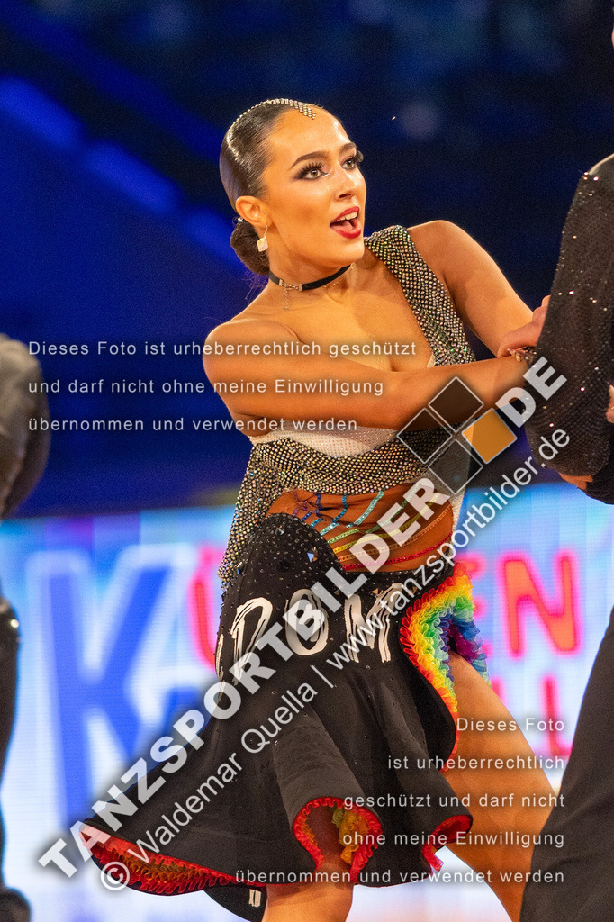 20231111-05225 | Hier finden Sie Tanz Bilder vom Latein und Standard Formationen tanzen. Sportbilder vom Tanzsport. Schöne Fotos und von Weltmeisterschaft, Europameisterschaft, Bundesliga, Regionalliga, Oberliga und Landesliga sowie von GOC Stuttgart, DanceComp, WM Bremen