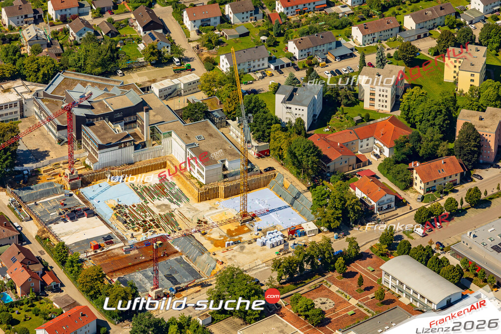 Luftaufnahme von Vilsbiburg - Die Luftaufnahme wurde 2025 vom UL-Flugzeug heraus erstellt ( keine Drohne ) - Hochauflösende Luftaufnahme - für professionelle Ausdrucke geeignet. Die Geschenkidee !Mit Lizenz und Bildrechte bestellbar