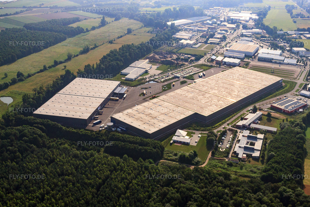 Luftbild: Industriegebiet Horst, Zufall Logistikcenter im Ortsteil Minderslachen in Kandel im Bundesland Rheinland-Pfalz in Deutschland. Foto: IMG_50946.jpg vom 04.07.2012 durch Werner Riehm/FLY-FOTO.de