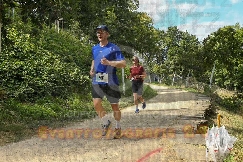 250824_1509_EX1_8588 | Sportfotografie im Rhein-Sieg Kreis, Köln, Bonn, NRW, Rheinland Pfalz, Hessen, etc. Unser Tätigkeitsfeld umfasst den Laufsport vom Volkslauf über den Marathon, Duathlon, Triathon bis zum Ultralauf wie Kölnpfad Ultra oder Schindertrail.
