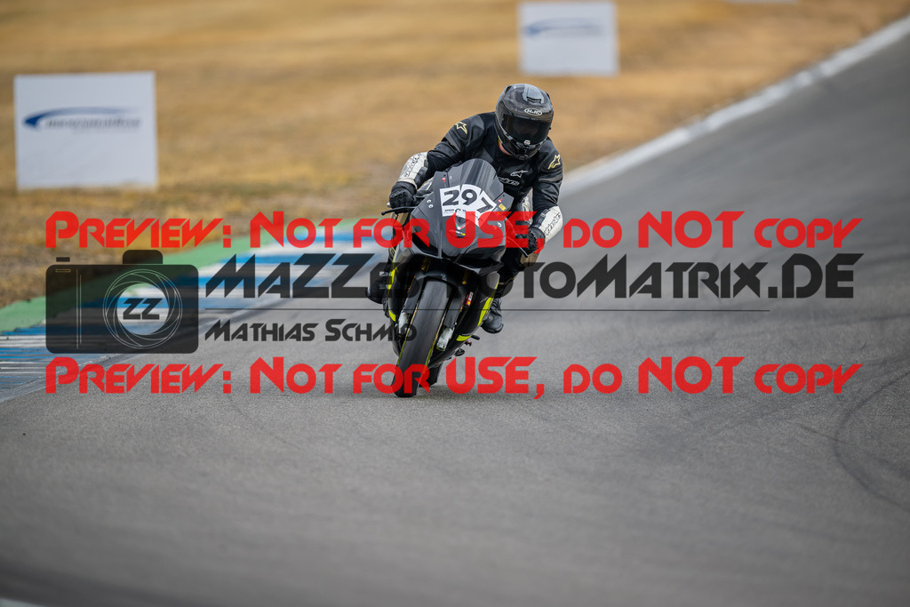 MaZZes-Fotomatrix-20260809-586338 | R1