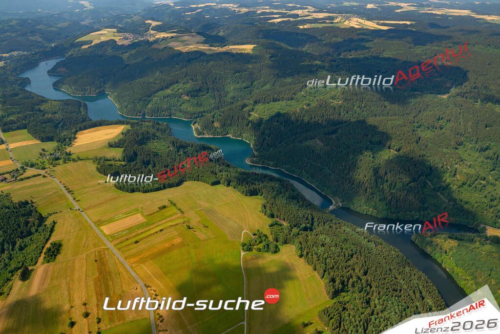 Die Luftbildaufnahme Ködeltalsperre - Nordhalben wurde 2018 mittels Flugzeug (keine Drohne) erstellt. Perfekte Schärfe und Druck- Auflösung- Garantiert!