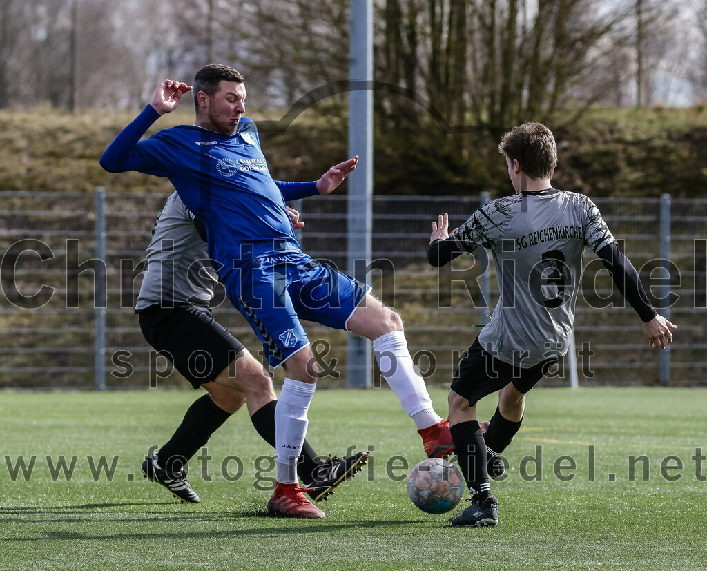2024-02-24_035_FC_Langengeisling_II_gegen_SG_Reichenkirchen | Erding, Deutschland, 24.02.2024:
Fußball, Kreisklasse 2023 / 2024, Testspiel, FC Langengeisling II gegen SG Reichenkirchen, Endergebnis: 7:1

Jonas Schneider (FC Langengeisling, #15), Simon Gruber (SG Reichenkirchen, #3)

Foto: Christian Riedel / fotografie-riedel.net